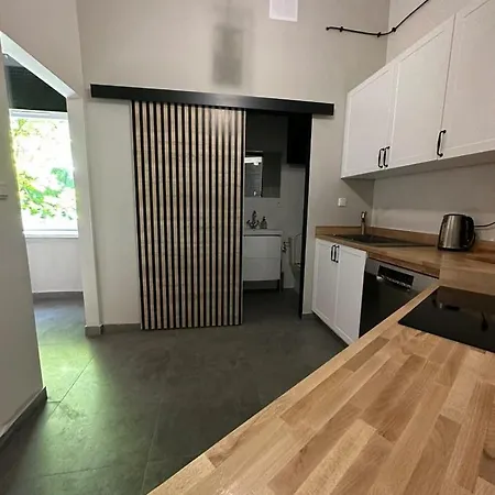 Przyjemny Lokal W Centum Miasta Lodz (Lodz)